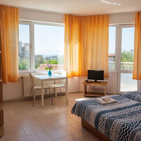 Perla Aparthotel Golden Sands Bagian luar foto