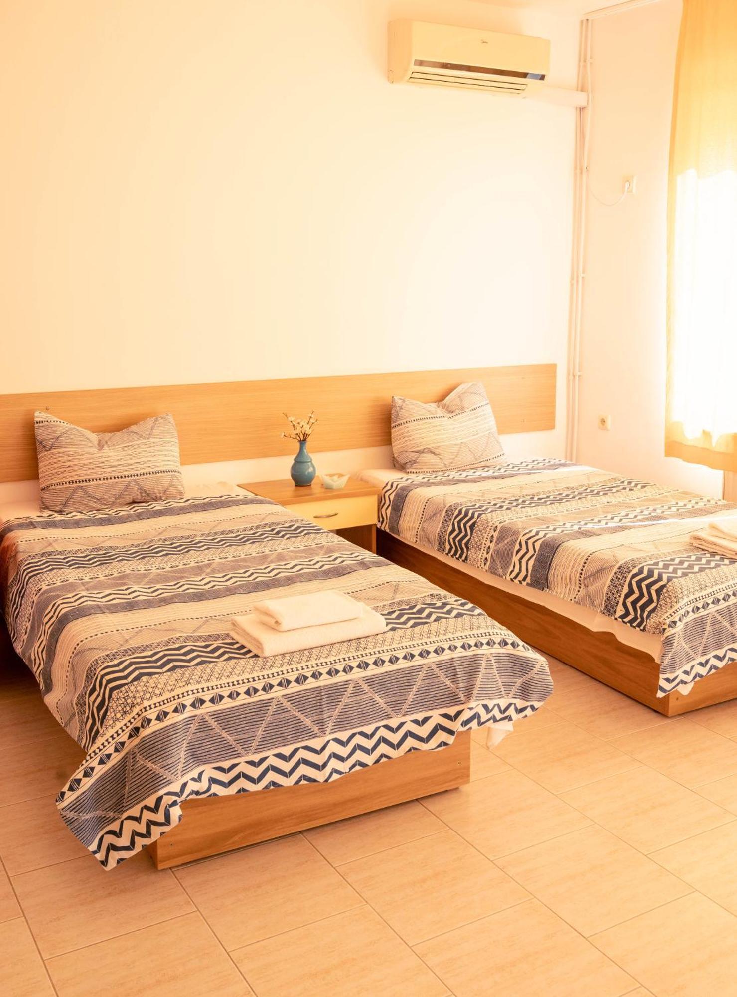 Perla Aparthotel Golden Sands Bagian luar foto