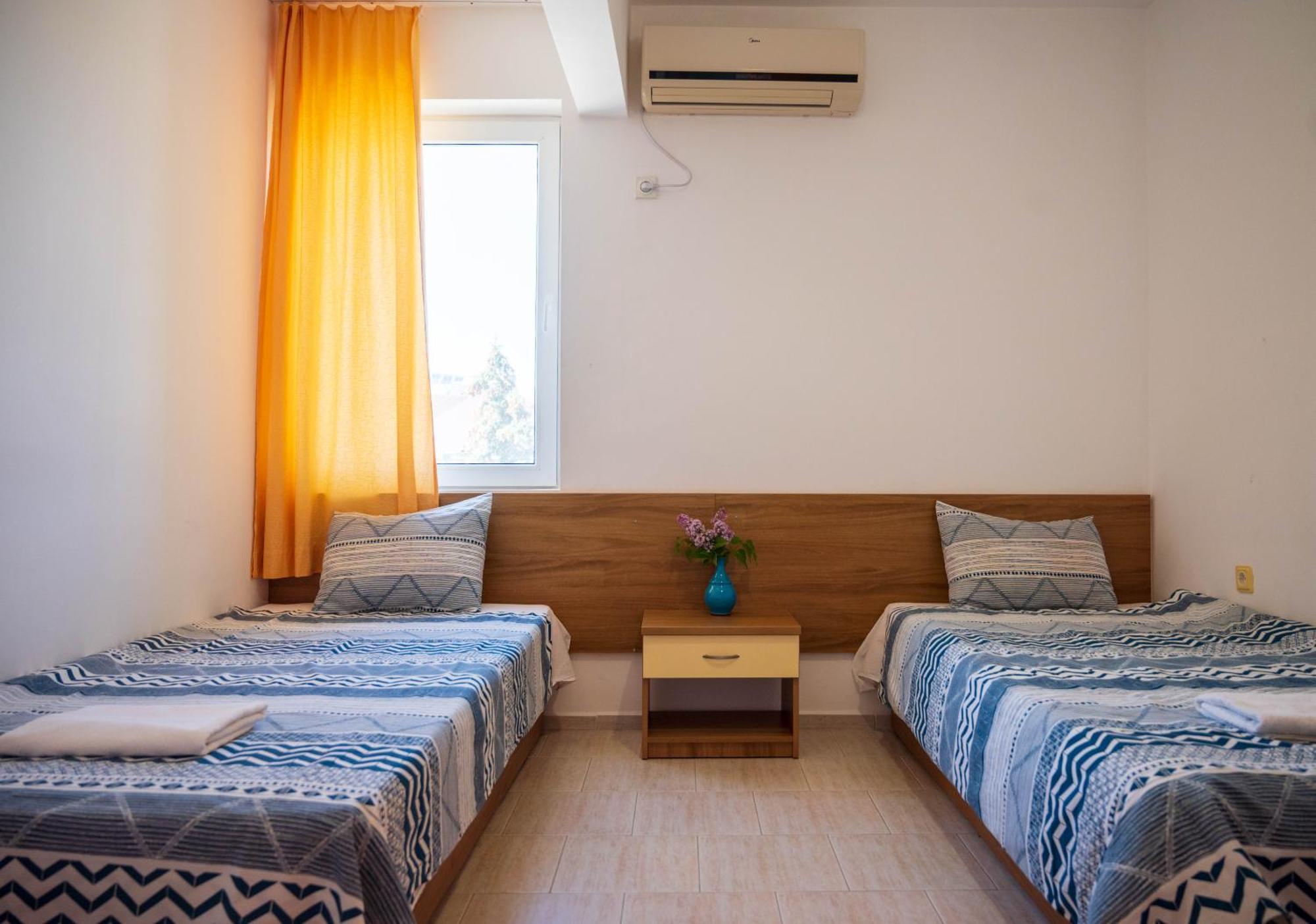 Perla Aparthotel Golden Sands Bagian luar foto