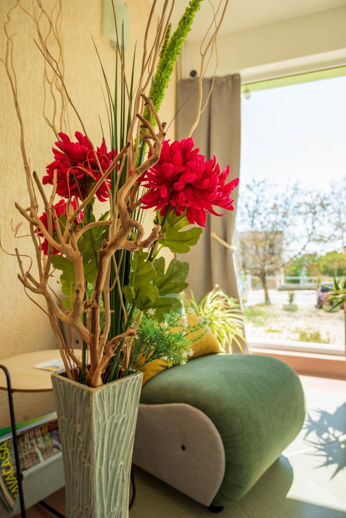 Perla Aparthotel Golden Sands Bagian luar foto