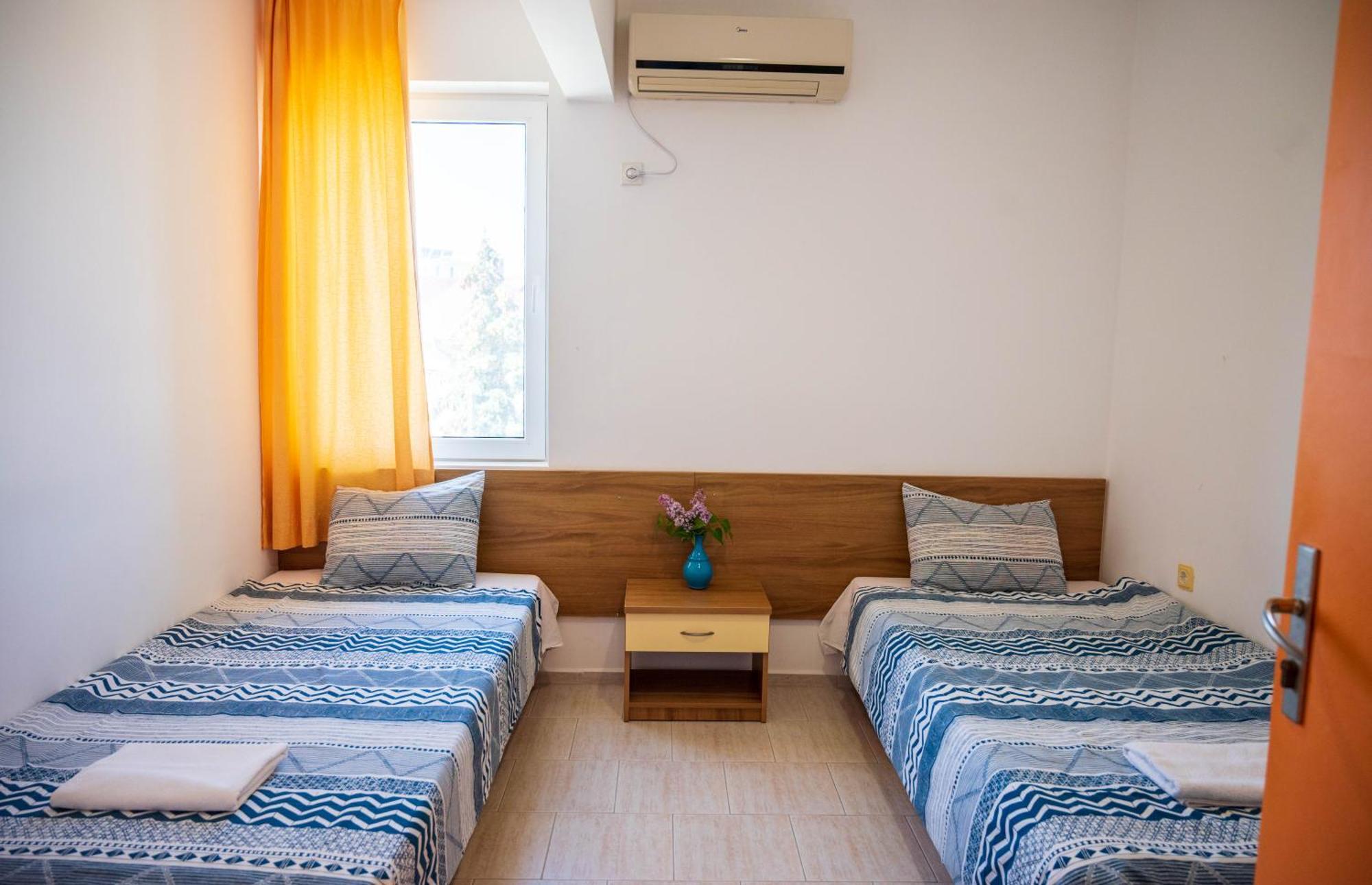 Perla Aparthotel Golden Sands Bagian luar foto