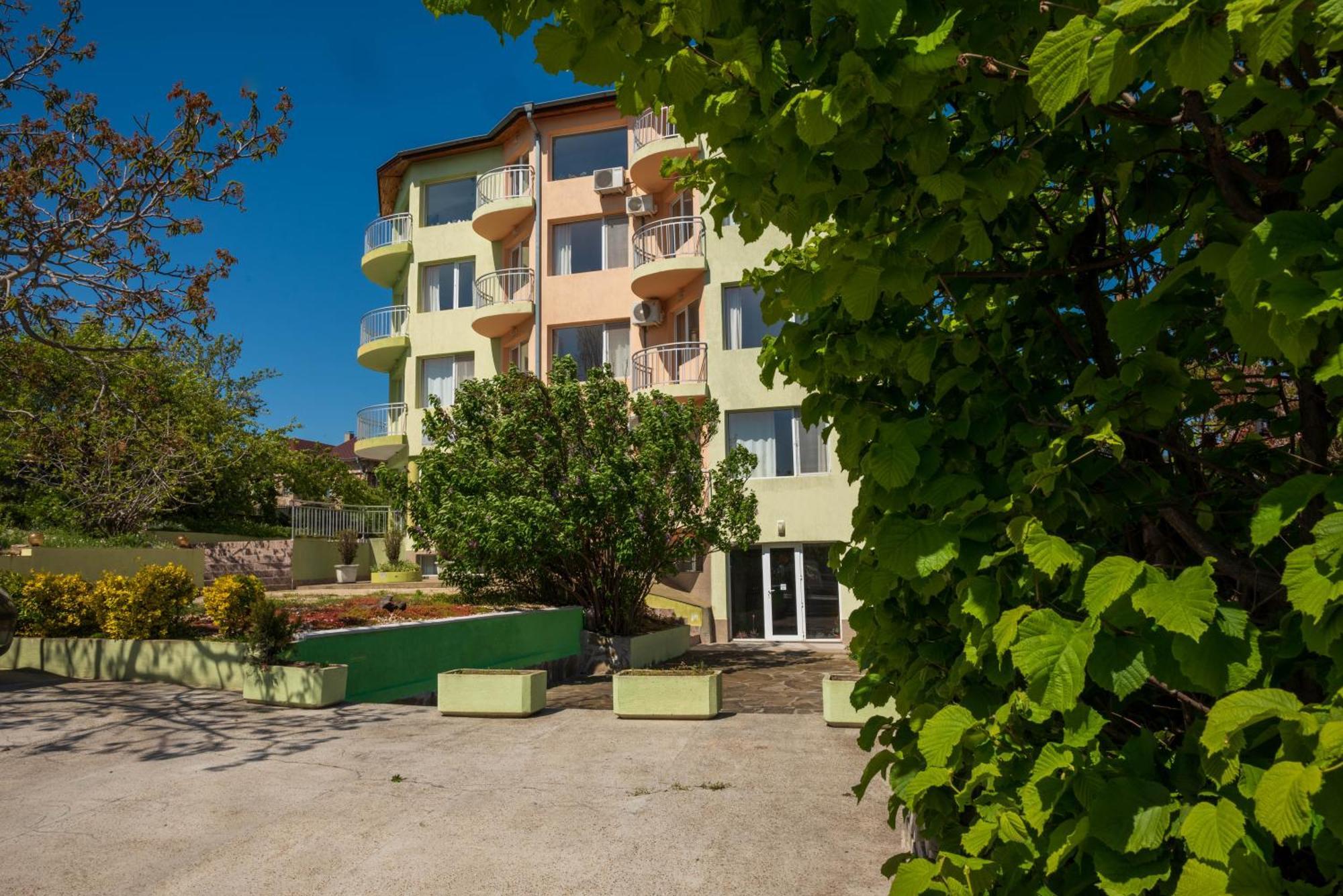 Perla Aparthotel Golden Sands Bagian luar foto
