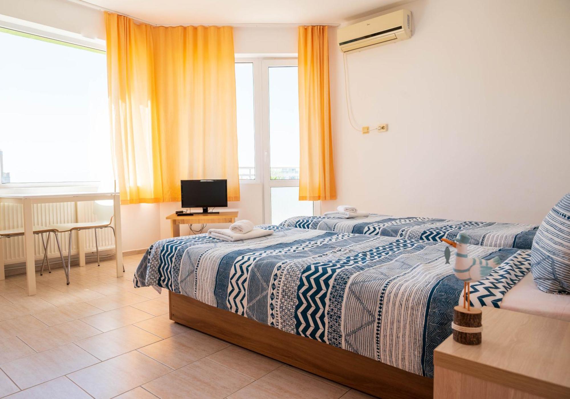 Perla Aparthotel Golden Sands Bagian luar foto
