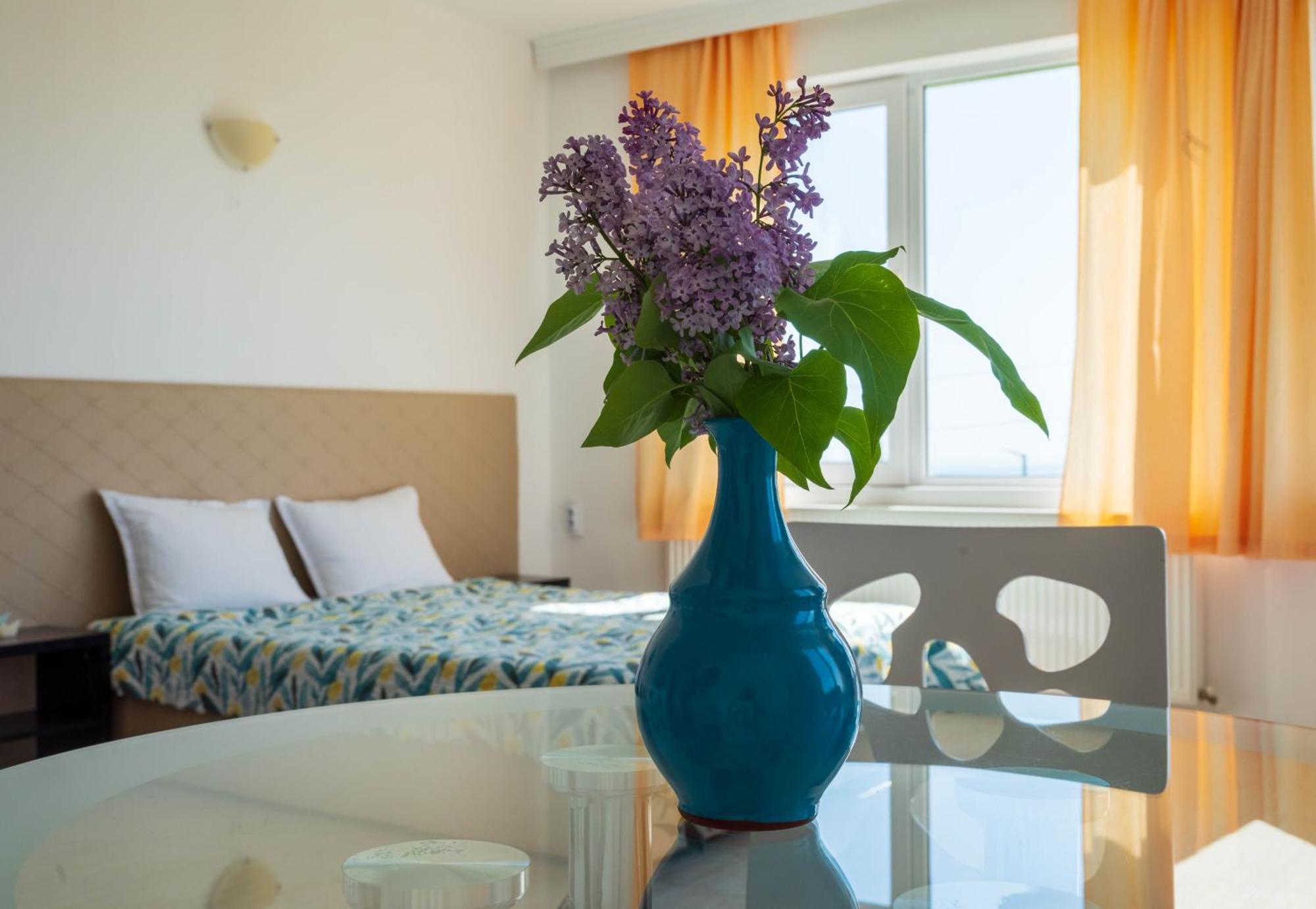 Perla Aparthotel Golden Sands Bagian luar foto