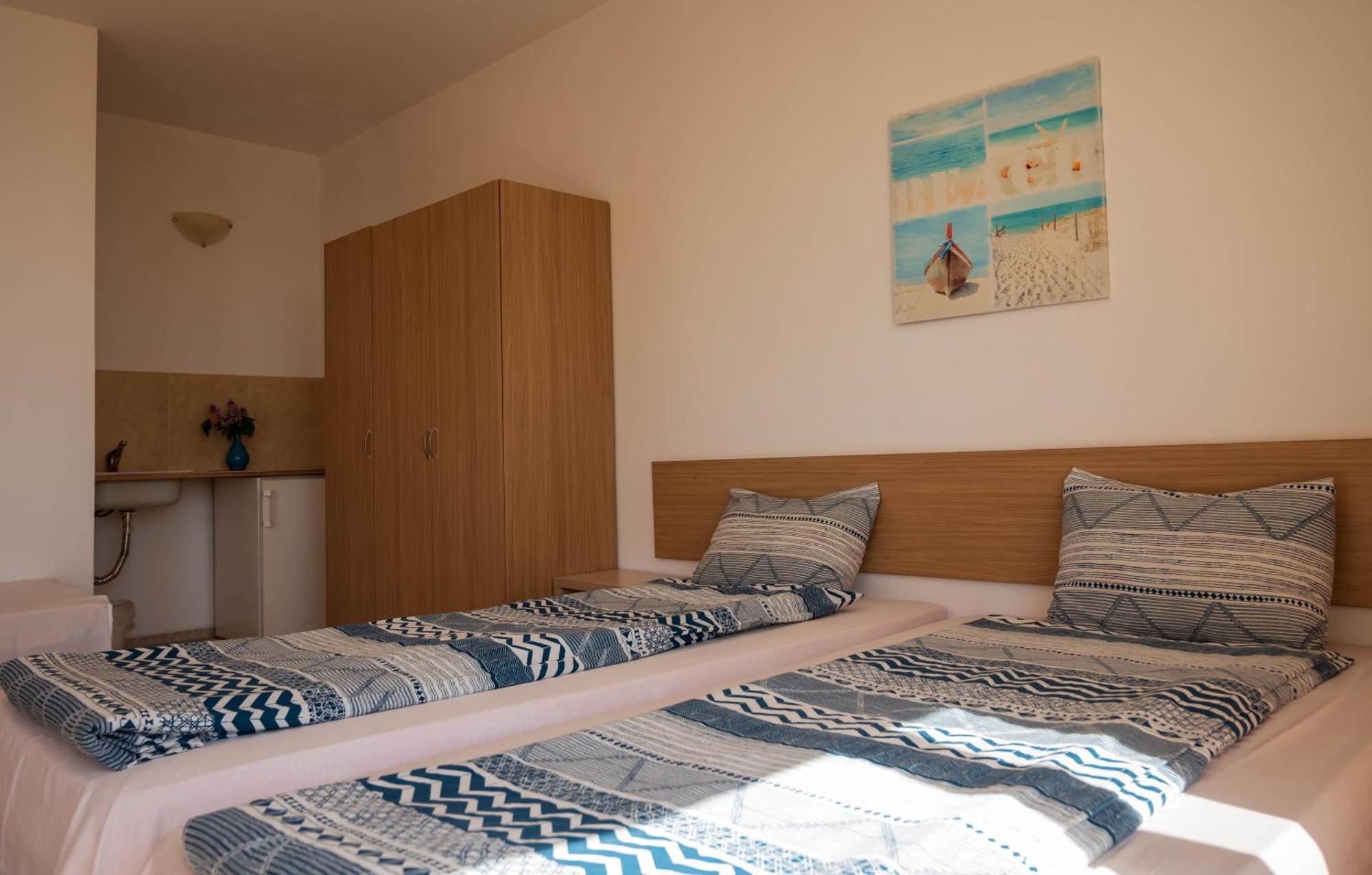 Perla Aparthotel Golden Sands Bagian luar foto