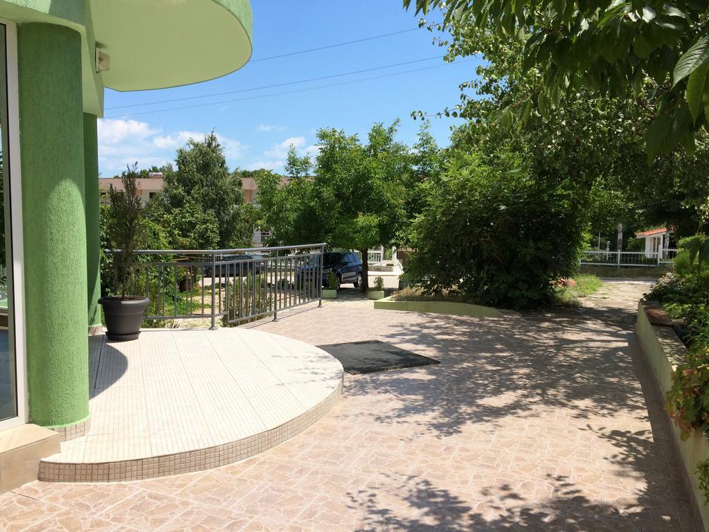Perla Aparthotel Golden Sands Bagian luar foto