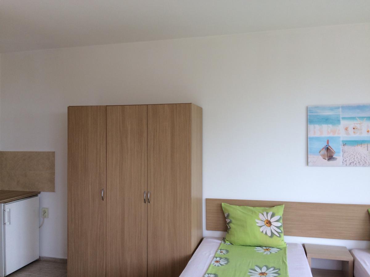 Perla Aparthotel Golden Sands Bagian luar foto